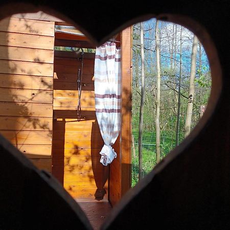 Вилла Treehouse V Brdech Bohutin  Экстерьер фото