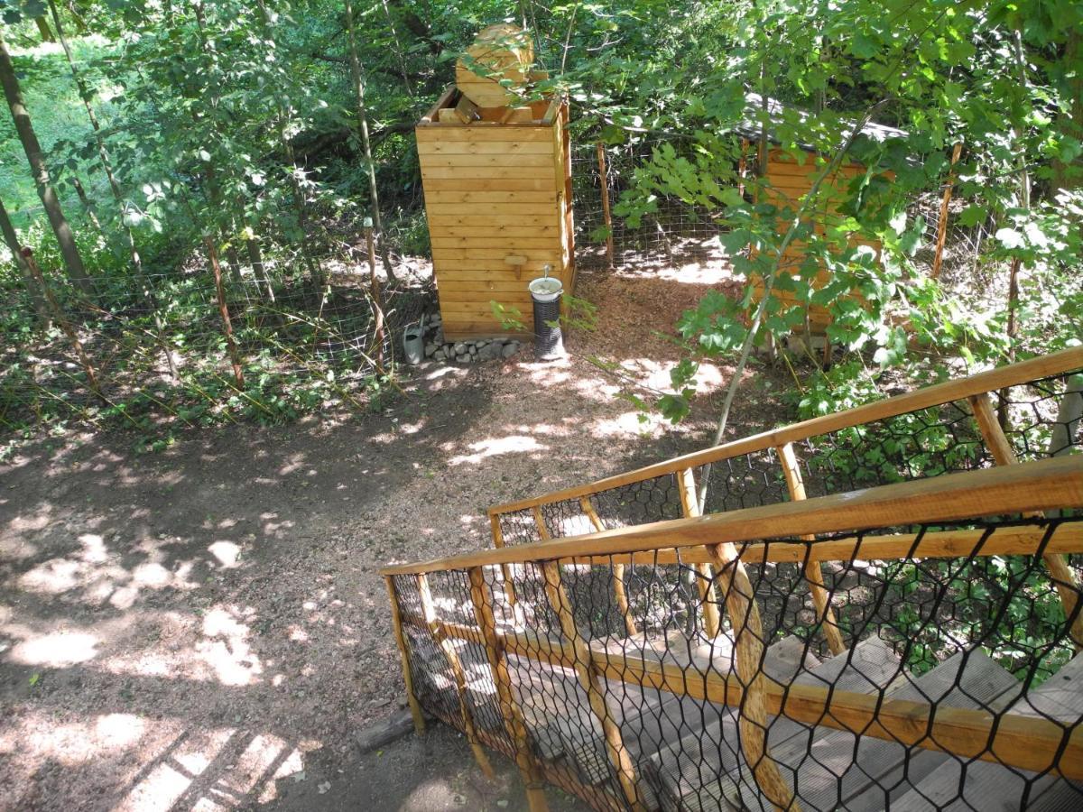 Вилла Treehouse V Brdech Bohutin  Экстерьер фото