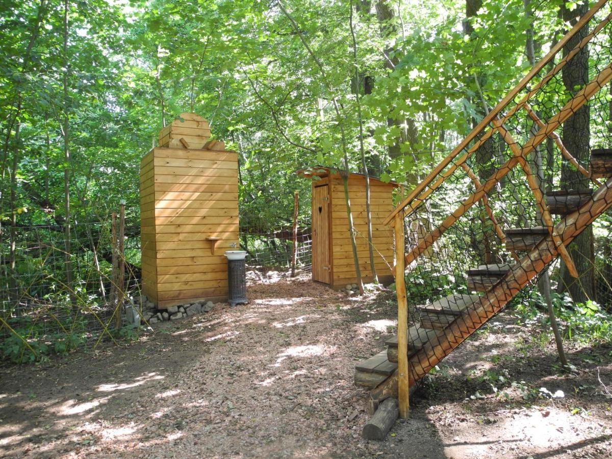 Вилла Treehouse V Brdech Bohutin  Экстерьер фото